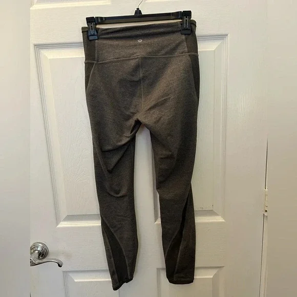 ! Lululemon Grey Featherlight Tight Leggings in Heathered Black SZ 6